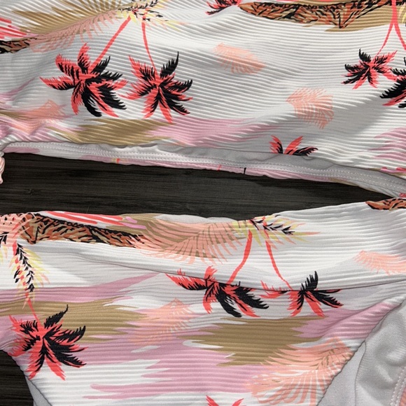 Brand New Bathing Suit with padding - Picture 2 of 6